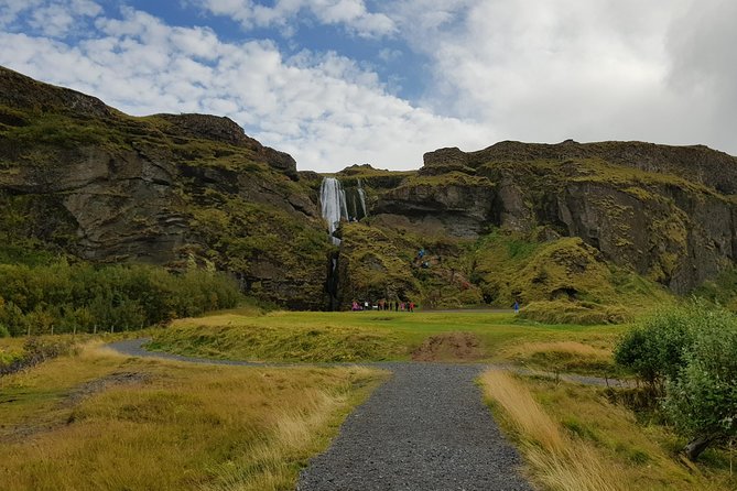 Private Superjeep Full-Day South Coast and Eyjafjallajokull Volcano Sights - What the guide adds to the day