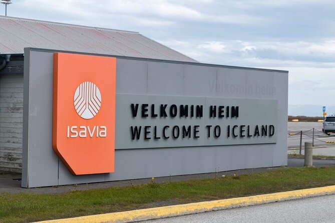 Private Transfer from/to Keflavik Airport (KEF) - Who gets the most from this private ride
