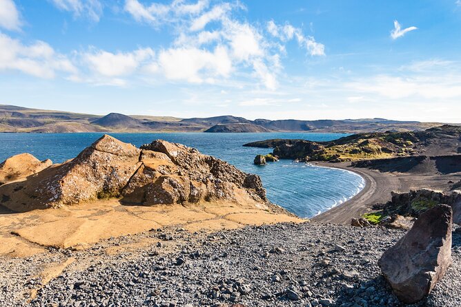 Private Transfer Reykjavik to Keflavik Airport - Door service is the real convenience