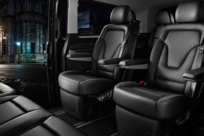 Private transport In Luxury MPV/SUV 5pax Keflavik Airport-RKV - What the airport-to-hotel ride is like