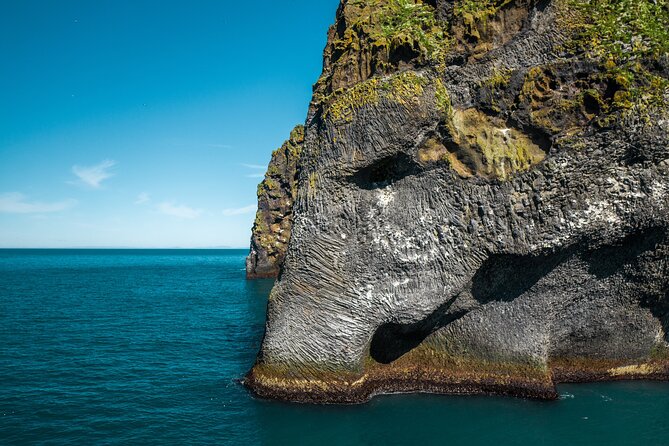 Puffin and Volcano Tour with Ebbi - Sprangan: a quick lesson in island nerve