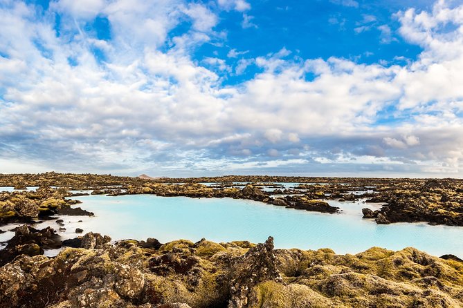 Reykjanes peninsula - Brimketill is better when the sea is angry