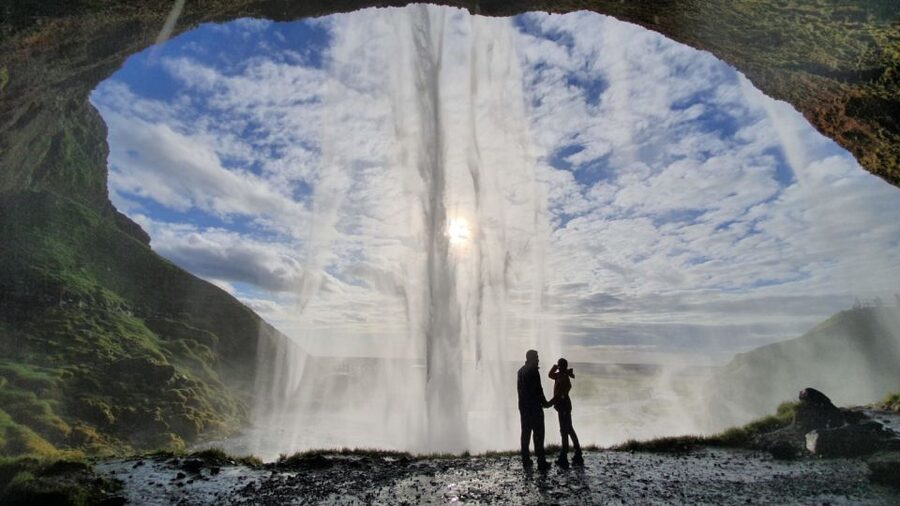 Reykjavík: 2-Day Tour with Icebergs, Glaciers & Waterfalls - Is $623 a fair price?