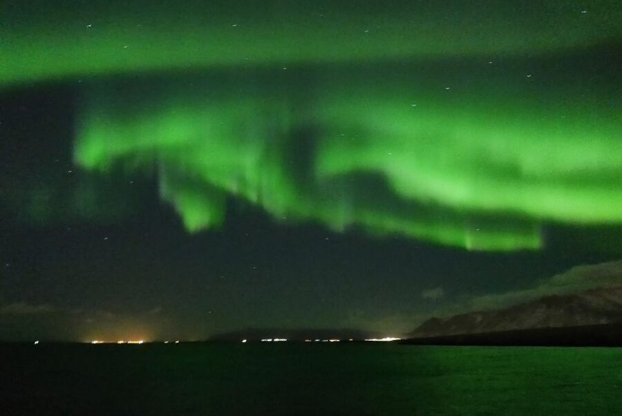 Reykjavik: 2-Hour Northern Lights by Boat with Backup Plan - Searching Faxaflói Bay for the aurora