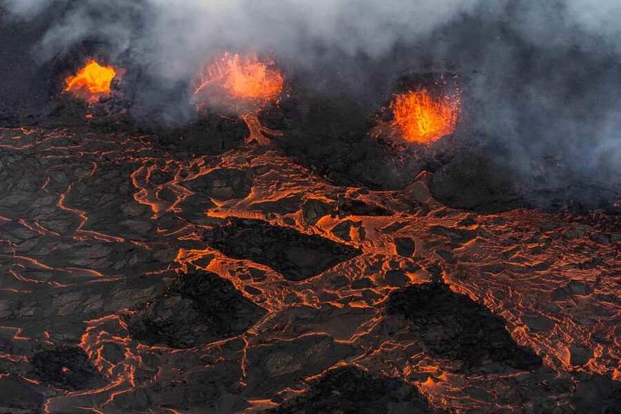 Reykjavik: 45-Minute Volcano Sightseeing Helicopter Tour - Crossing old lava fields toward Reykjanes
