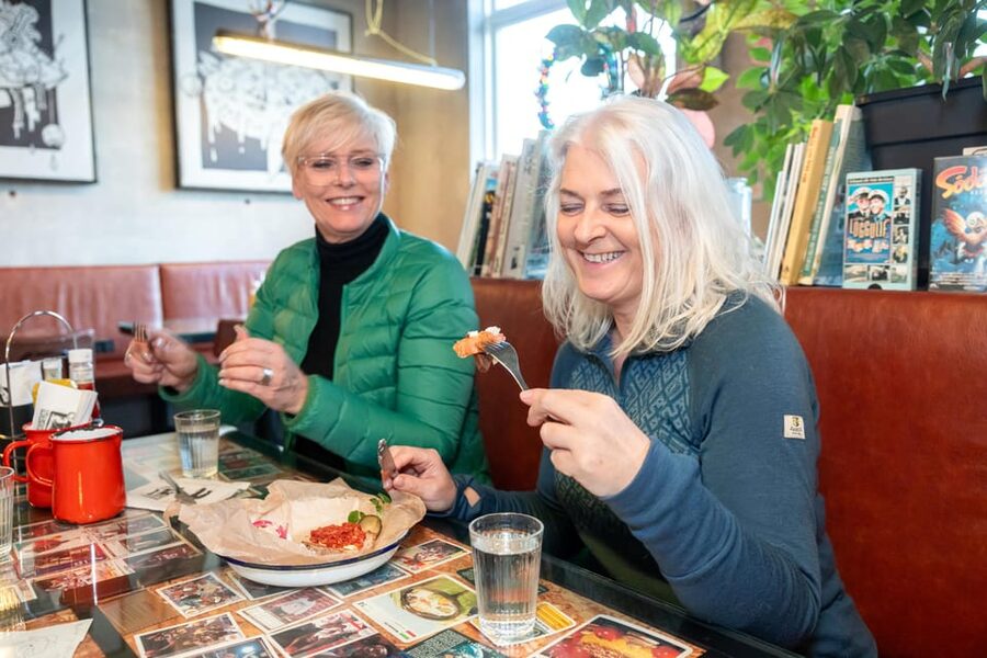 Reykjavik: Christmas Food Tour with Tastings and Drinks - The Little Christmas Store and the local gift