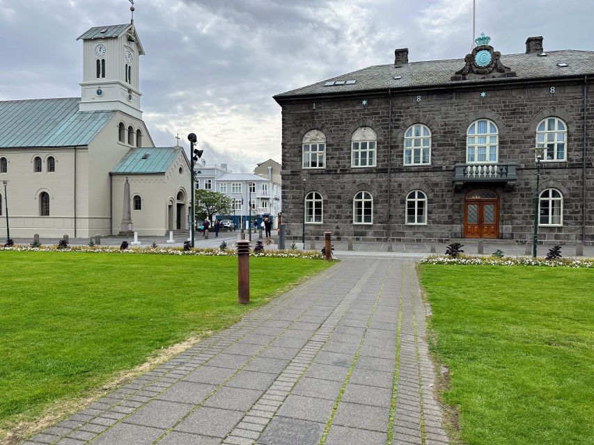 Reykjavik: City Walking tour in Small Group with Local Guide - Arnarhóll and the final city view