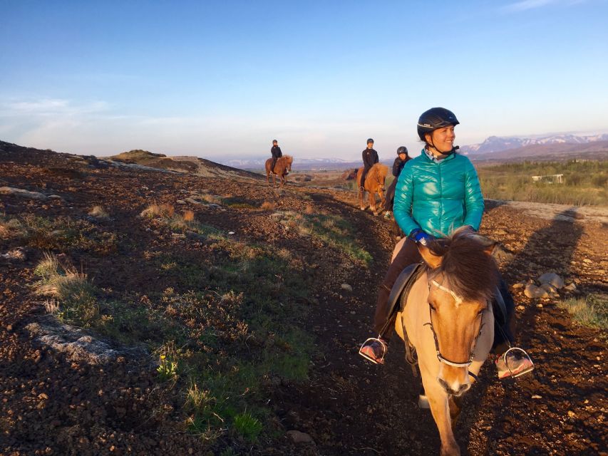 Reykjavik: Evening Sleipnir Horse Riding Tour with Pickup - Meeting the Icelandic horses