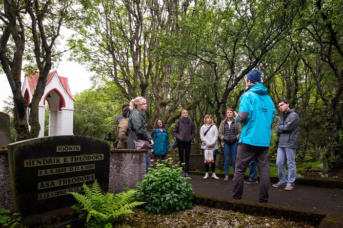 Reykjavik Folklore Walking Tour: Meet the Elves, Trolls & Ghosts of Iceland - Stop 1: The oldest graveyard and Skúli Magnússon