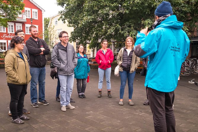 Reykjavik Folklore Walking Tour: Meet the Elves, Trolls & Ghosts of Iceland - Stop 3: Hólavallagarður cemetery and the Deacon of Dark River
