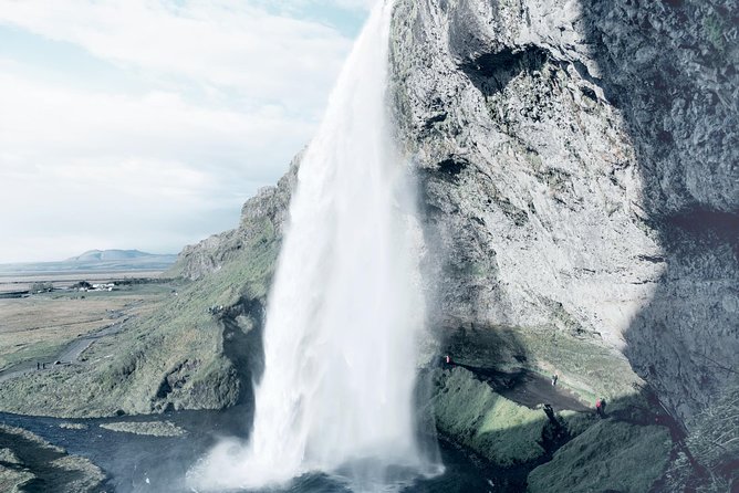 Reykjavik: Glacier Lagoon Boat Ride & South Coast Full Day Tour - Vík, food and a short coastal pause