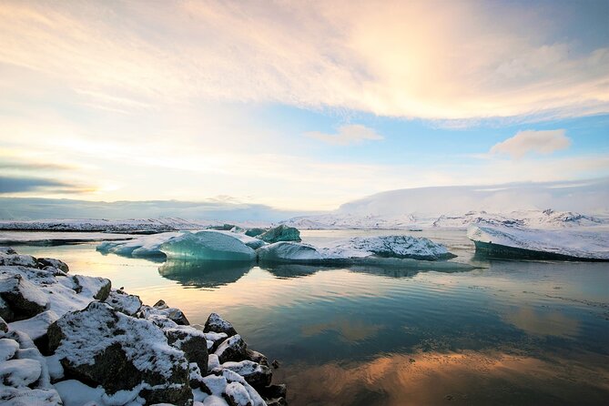 Reykjavik: Glacier Lagoon, Diamond Beach & South Coast Day Tour - Vík and the black-sand coast