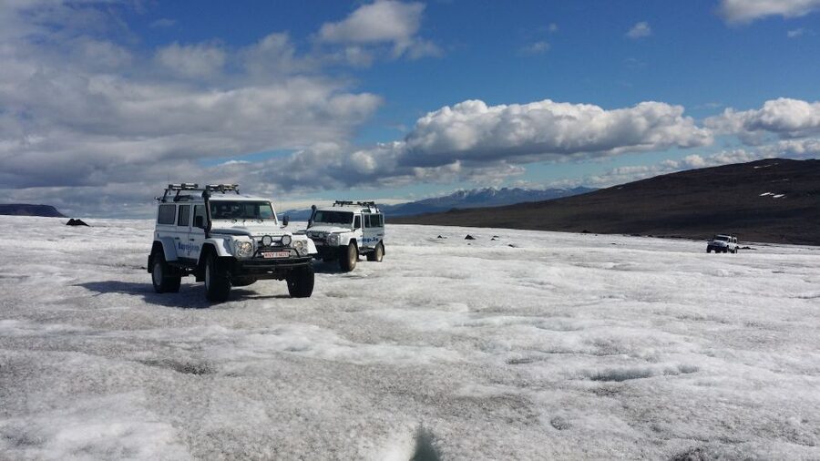 Reykjavik: Golden Circle & Langjökull Glacier on a Jeep - Haukadalur, hot springs, and Strokkur’s five-minute rhythm