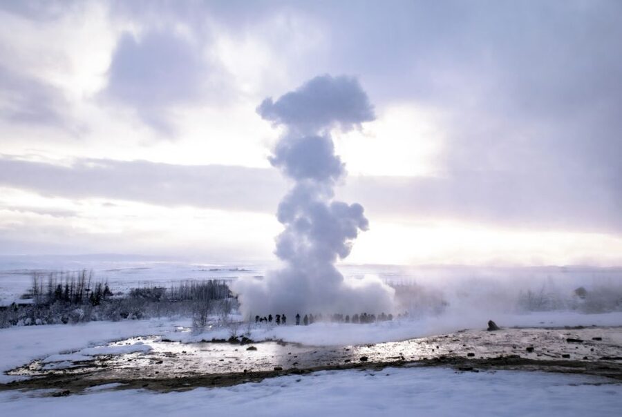 Reykjavik: Golden Circle, Tomato Farm and Kerið Crater Tour - Pickup, clothing, and the small print