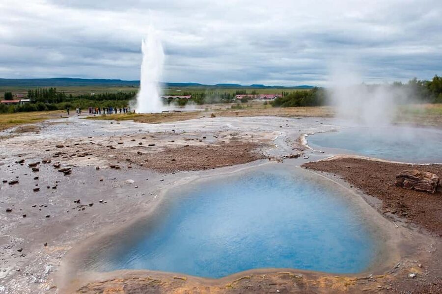 Reykjavik: Golden Circle Tour and Sky Lagoon Entry Ticket - Thingvellir: Viking law and moving continents