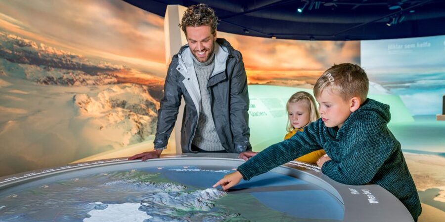 Reykjavík: Golden Circle Tour & Perlan Museum Tour - Key details at a glance