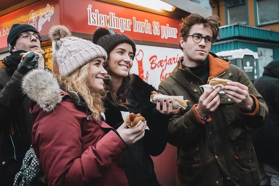 Reykjavik: Guided Foodie Walking Tour with 6 Tastings - Seafood and modern Icelandic cooking
