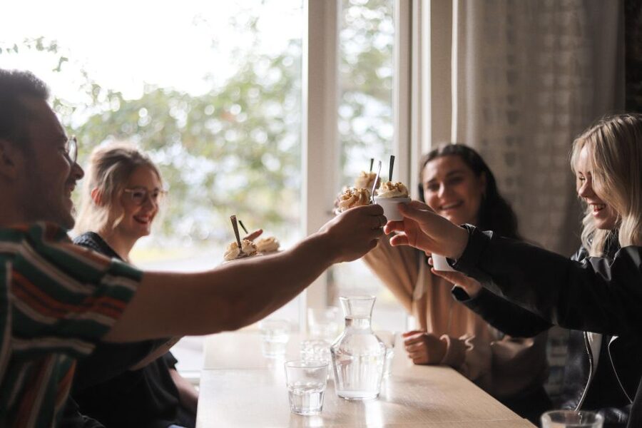 Reykjavik: Guided Foodie Walking Tour with 6 Tastings - What $142 buys you