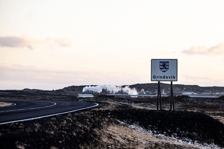 Reykjavik: Guided Tour to Volcano and Reykjanes Geopark - Leaving Reykjavík by coach