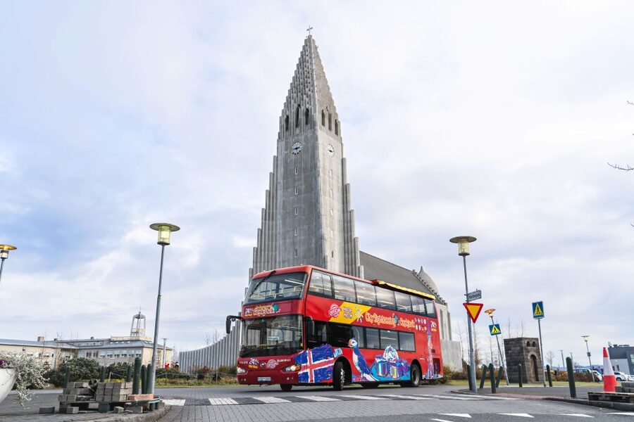 Reykjavík: Hop-On Hop-Off Bus and Perlan Museum Entry Ticket - Starting at Harpa and finding your bearings
