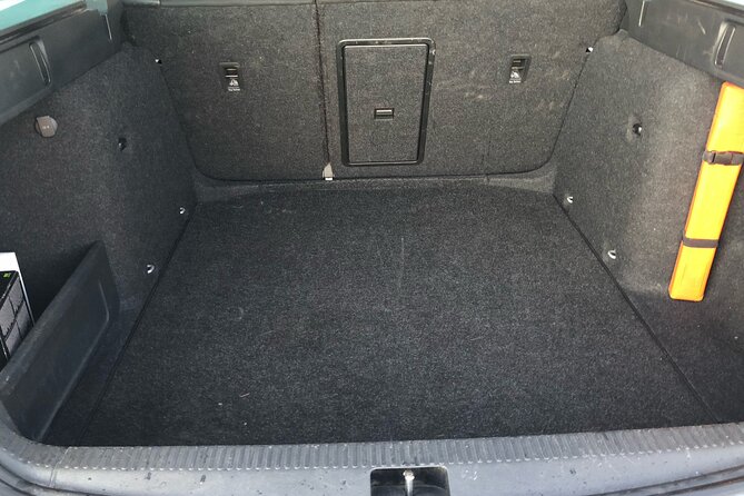 Reykjavik Iceland: Private Transfer to/from Keflavik Airport KEF - Luggage is the detail that can make or break the ride