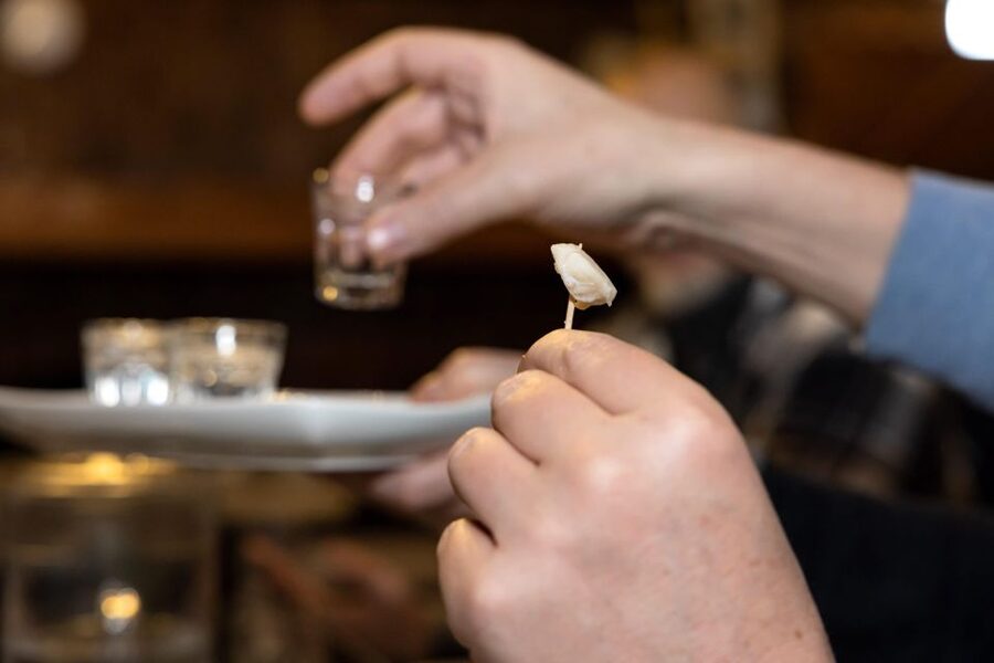 Reykjavik: Icelandic Food Tour - Sweets, licorice, and a proper finish