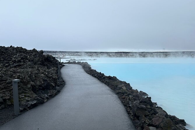 Reykjavík/Keflavík–Blue Lagoon, Silica & Retreat Transfer - What the private vehicle is like