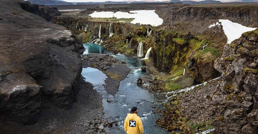 Reykjavík: Landmannalaugar Hike and the Valley of Tears - Hjálparfoss, a waterfall with a useful name