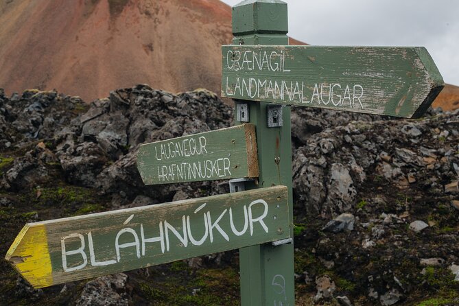 Reykjavík: Landmannalaugar & Icelandic Highlands Super Jeep Tour - A photo stop near Hekla