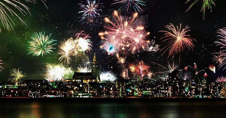 Reykjavik: New Years Fireworks Midnight Cruise - Three decks, three ways to watch midnight