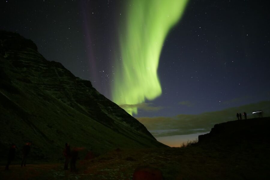 Reykjavik: Northern Lights Experience by Superjeep - Price and the value of a guided search