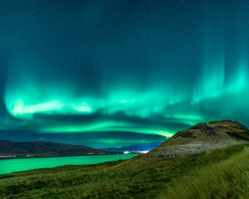 Reykjavik: Northern Lights Group Tour with Photos - Who will enjoy this outing most