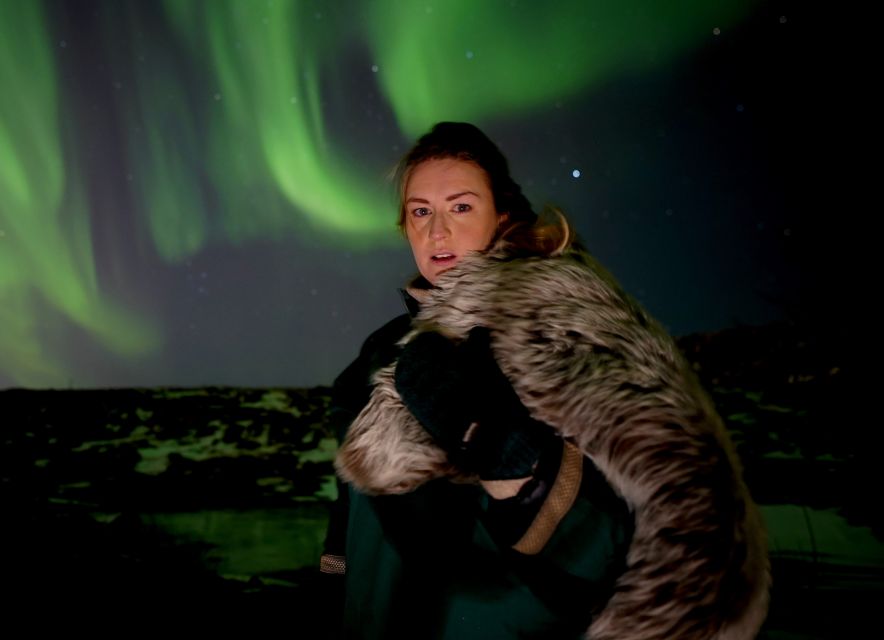 Reykjavik: Northern Lights Tour w/Pro Photos - Small Group - A four-hour aurora hunt from Reykjavik