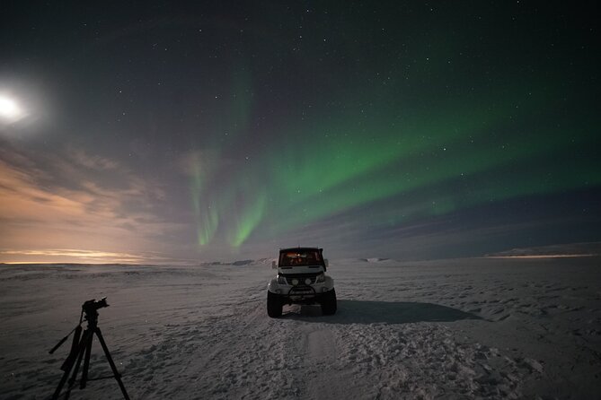 Reykjavik Northern Lights Tour with Pro Aurora Photos Small Group - The free retry policy and how to use it