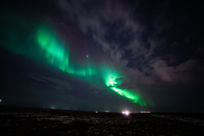 Reykjavik Northern Lights Tour with Professional Photographer - Onboard Wi-Fi and the practical side of transport