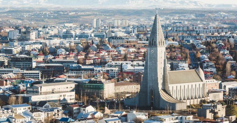 Reykjavik: Panoramic Helicopter Flight with Summit Landing - Hallgríms Church and the Colorful Roofs