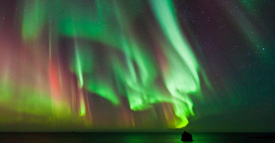 Reykjavik: Premium Northern Lights Tour with Free Photos - Chasing the aurora beyond Reykjavik