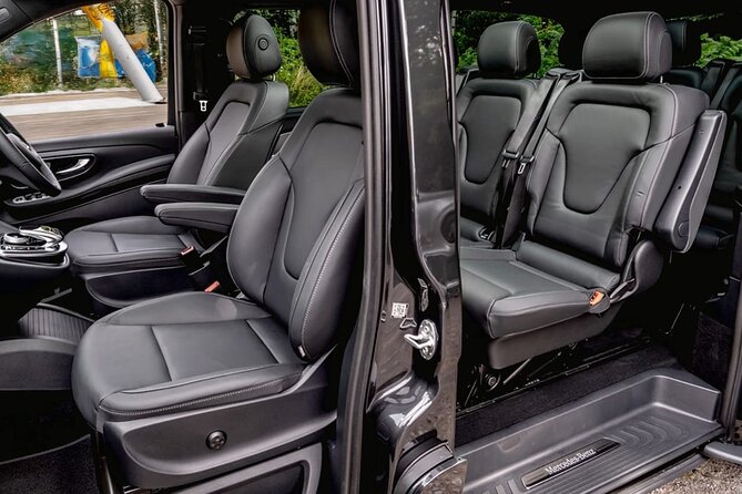 Reykjavik-Private Transfer to/from Keflavík Airport - Comfort, group size, and the vehicle