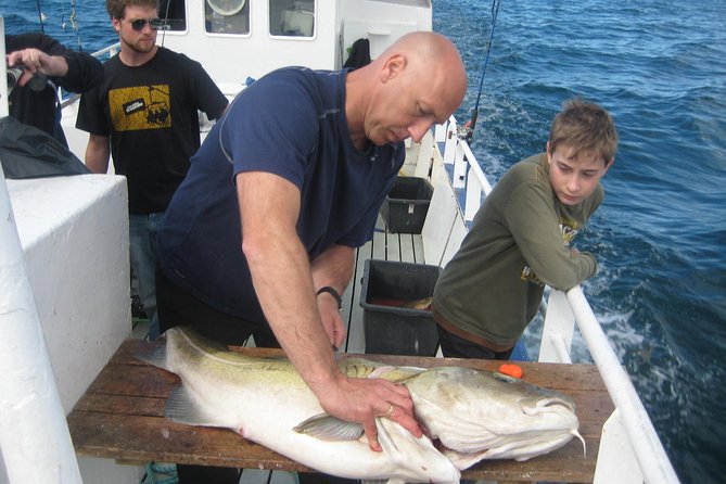 Reykjavik Sea Angling Gourmet - Learning to fish with loaner gear