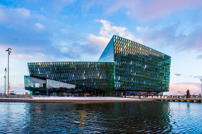 Reykjavik Sightseeing Tour - Parliament and the duck pond show everyday Reykjavik