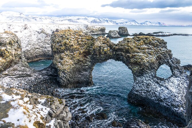 Reykjavík: Snæfellsnes & Kirkjufell Small Group Tour - What the guide adds to a long road day