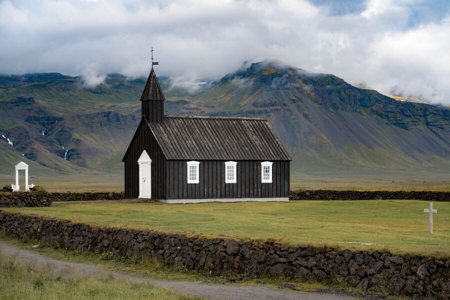 Reykjavik: Snaefellsnes & Mt. Kirkjufell Guided Minibus Tour - Why Snæfellsnes is worth a full day from Reykjavik