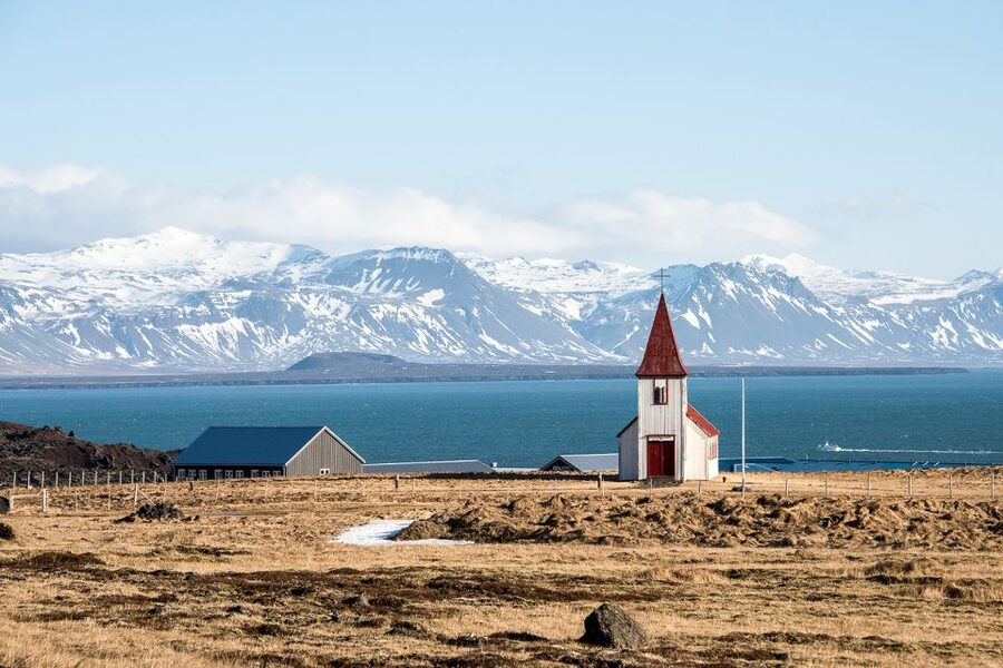 Reykjavik: Snaefellsnes & Mt. Kirkjufell Guided Minibus Tour - The guide can shape the whole day