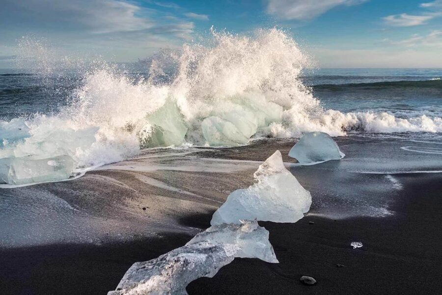 Reykjavik: South Coast, Diamond Beach, and Jökulsárlón Tour - Guides, drivers, and the feel of the bus