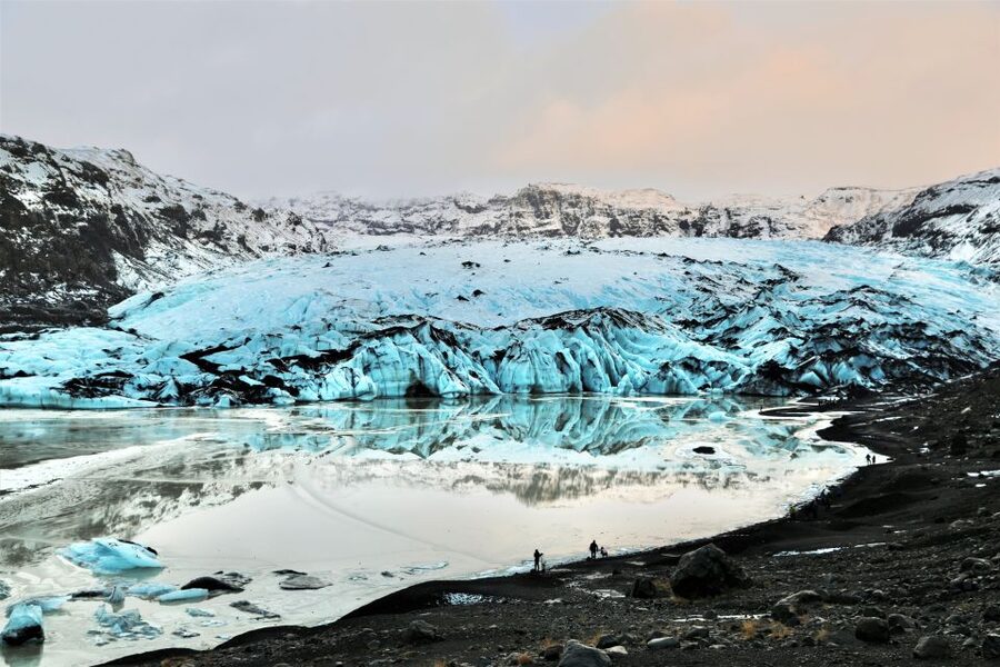 Reykjavík: South Coast Waterfalls, Black Sand & Glacier Tour - The guides make the difference