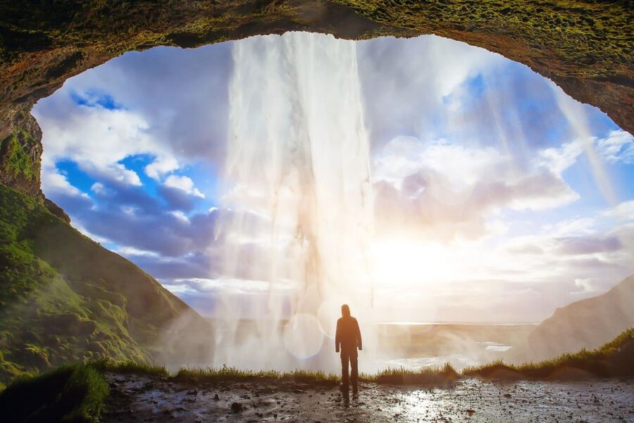 Reykjavík: South Coast Waterfalls, Black Sand & Glacier Tour - What the bus day feels like in practice