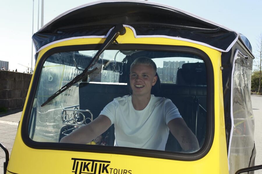 Reykjavík Tuk Tuk Tour - What the guides add to the hour