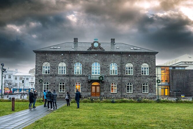 Reykjavik Walking Tour - Walk with a Viking - Aðalstræti and the oldest house in town