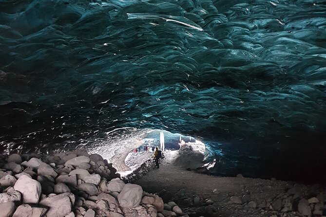 Sapphire Ice Cave Tour from Jökulsárlón - Extra Small Group - What to wear and bring