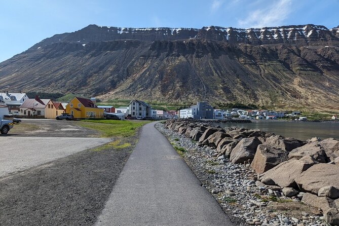 Self-Guided Tour of Ísafjörður: Art, History, and Architecture - Why this Ísafjörður walk feels different